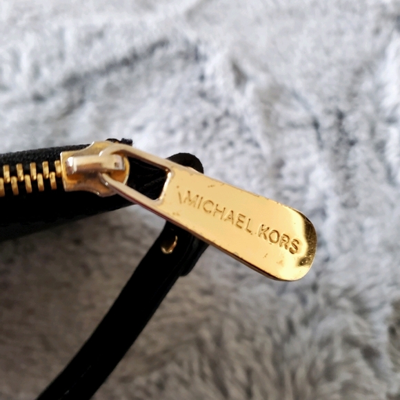 Michael Kors Jet Set Clutch - Picture 6 of 6